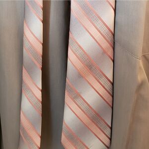 🌼BK. LILLY DACHE TIE